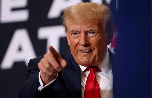 美国果然出尔反尔！中美刚定下谈判时间，美军双航母突然前压，直接开到了中国家门口？