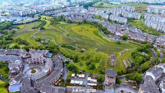大方：四川“候鸟”变居民  奢香古镇民宿一房难求