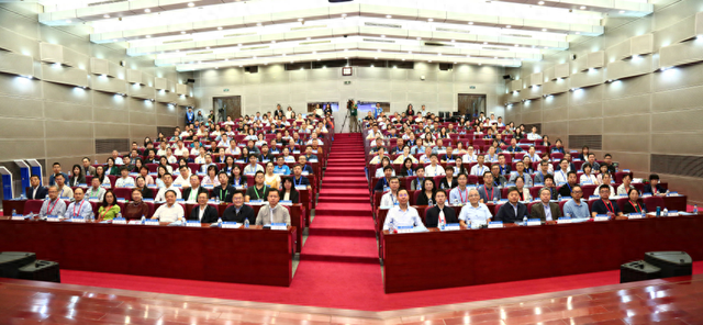 全国中小学信息科技与人工智能教育研究交流会在北航举行