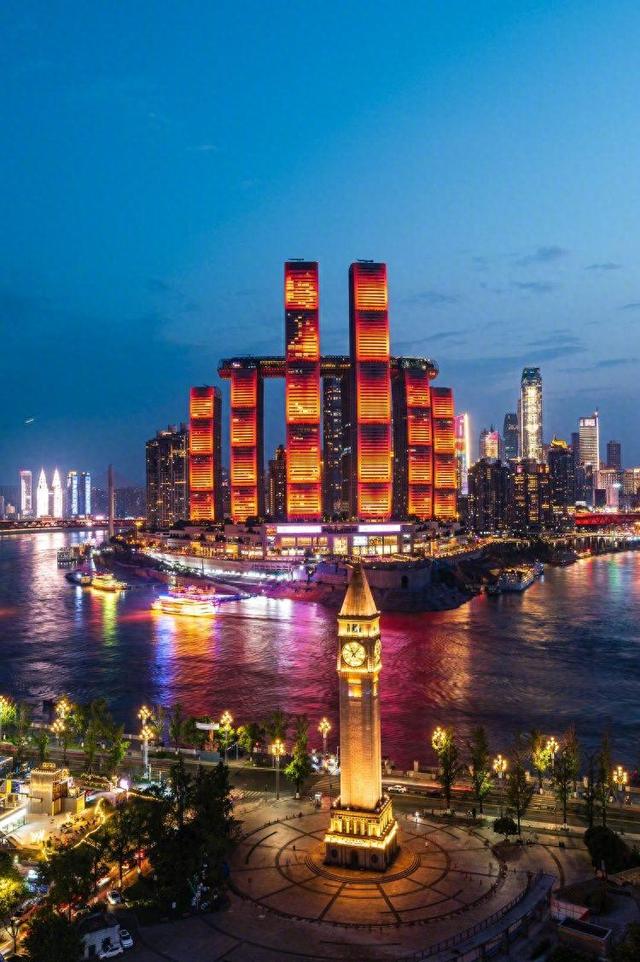 803.24万人次，开门红！元旦小长假重庆好热闹