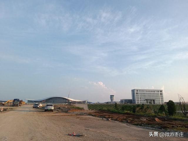 枣庄翼云机场：在山顶上俯瞰群山