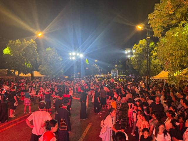 “秋城昭阳・清凉一夏”火把节狂欢夜燃爆昭阳区