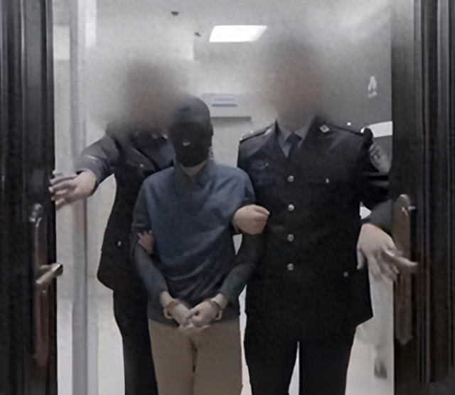 阅兵刚结束，曝光6个间谍！带1448份机密文件出逃，泄露尖端武器