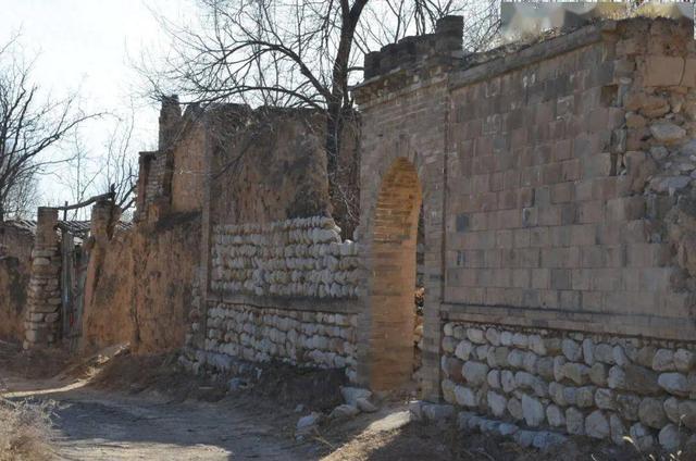 山西废而不弃的古村落，规模宏大古朴古香，50年前村民为何要搬离