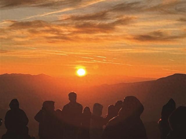 冬游青海热度攀升 同宝山巅迎日出 岗什卡下品美食