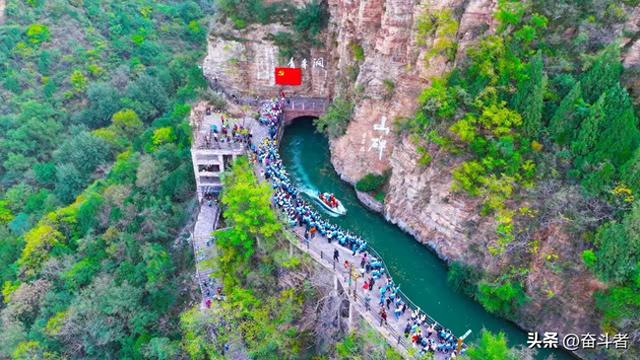 红旗渠风景区入选“2025年度国家AAAAA风景区百强榜”