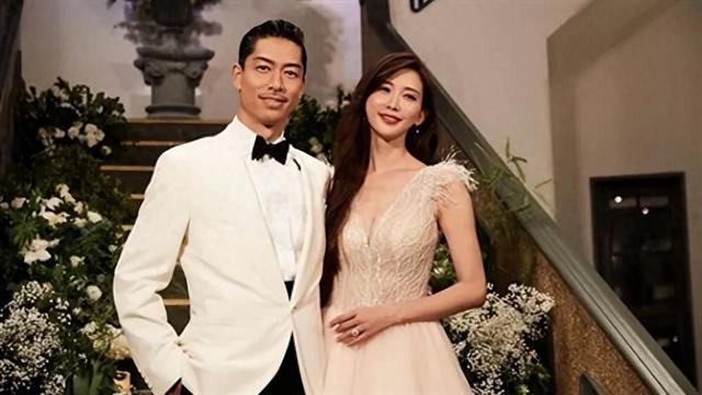 美眉谁地板攻略（从台湾第一美女到亲手擦地板林志玲的婚后选择）
