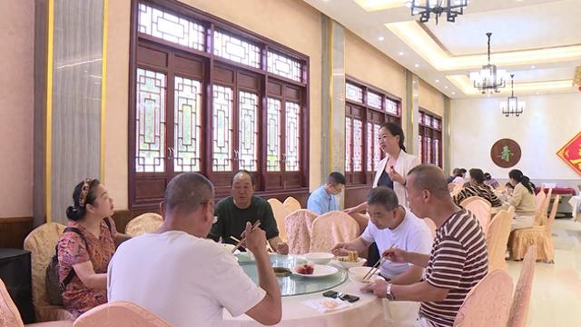 安顺避暑“热”到“一房难求”