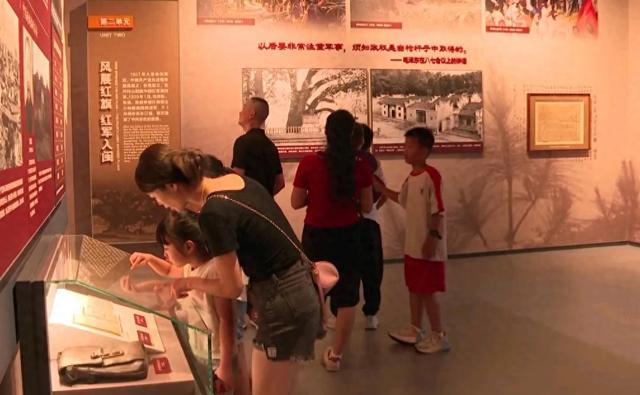 连城新泉：“双节”红色旅游人气旺