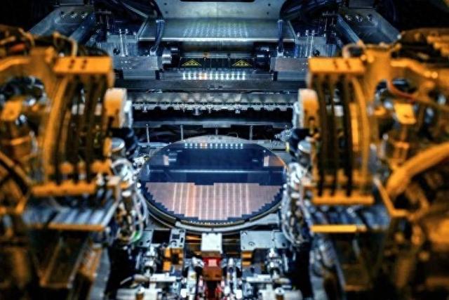 让中国光刻机“变成废铁”，日本对华下狠手，外媒：比美国还绝