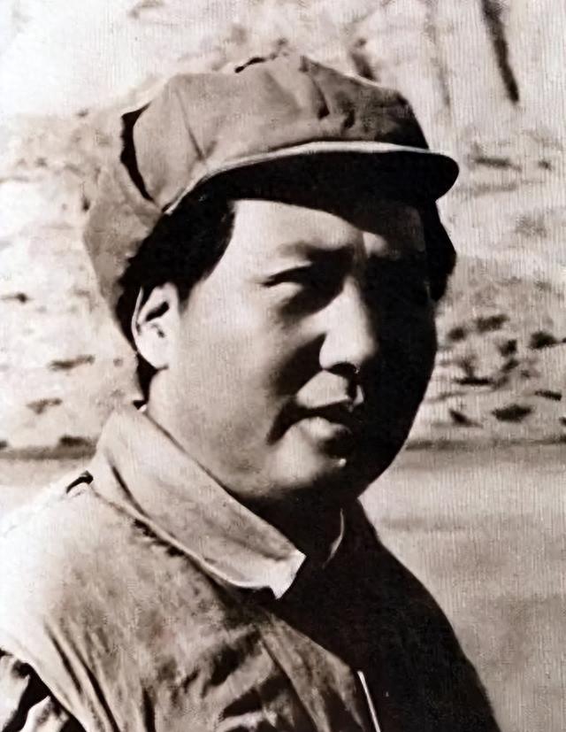 毛主席一生不进故宫	，终生再未回延安？周总理的一句话道出实情！