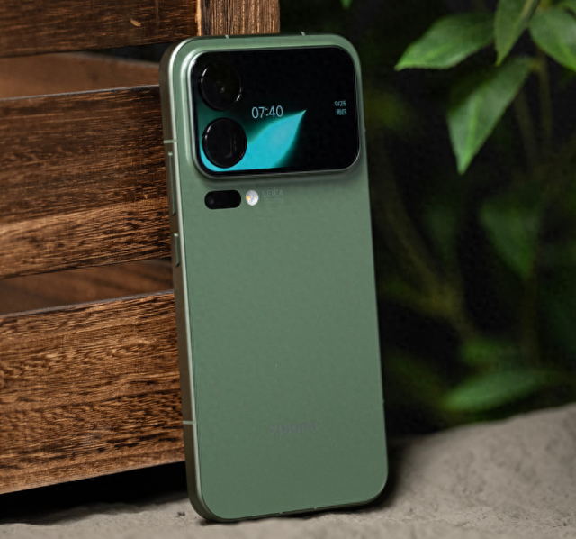 硬刚iPhone！7500mAh+2k屏+潜望长焦，能用到2032年