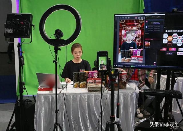 顶流网红接连塌房，嘲讽网友、品牌质量低下，一个比一个没底线