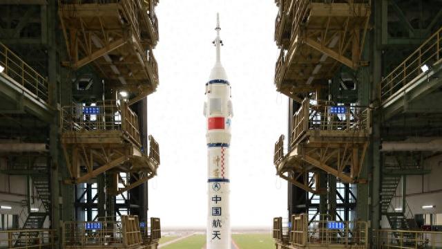 3.5小时“太空飙车”启程，搭配“生命之塔”极致守护