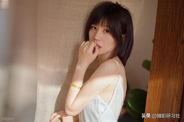 美女透视攻略（把青春揉进镜头治愈系少女写真拍摄全攻略）