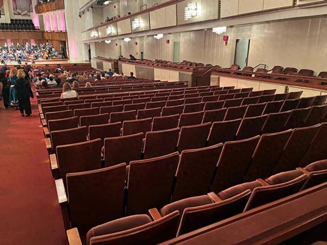 肯尼迪中心空座如海！政治化改造翻车，艺术家集体抵制