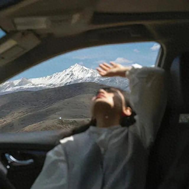 “为什么要去旅行？这或许是最天真的理由，却也最动人”