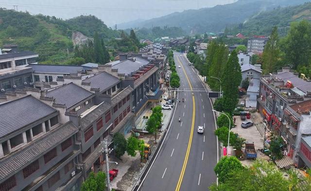 武当山首家汉庭酒店开业 提升区域住宿服务水平