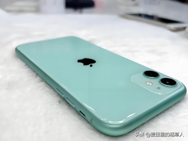 iPhone 11更新iOS 26系统测试版后，整体体验存在一定的优缺点！