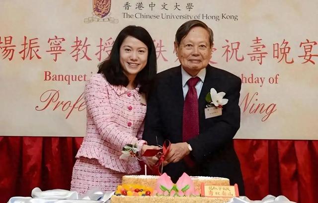 翁帆与其相伴一生	，最终获得清华大学别墅的住宅居住权！