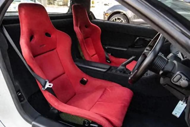 这辆“冠军白”本田NSX-R,为何成为日系超跑收藏的“圣杯”?