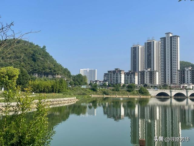 寻觅一小城，不问世事，放下一颗在喧嚣中奔忙的心