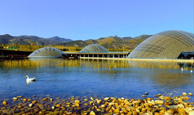 太原古县城植物园订票价，登城墙15元入园50元，征求票价贵不贵