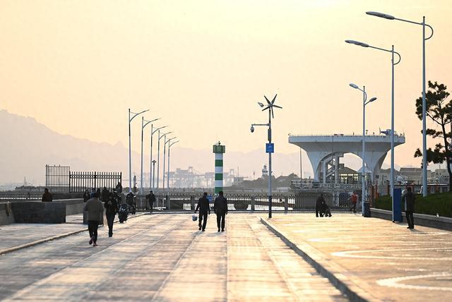 青岛八大峡广场藏着生活本真的惬意