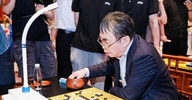 聂卫平去世不到24小时 刺眼一幕就出现了 私生活被扒个底朝天