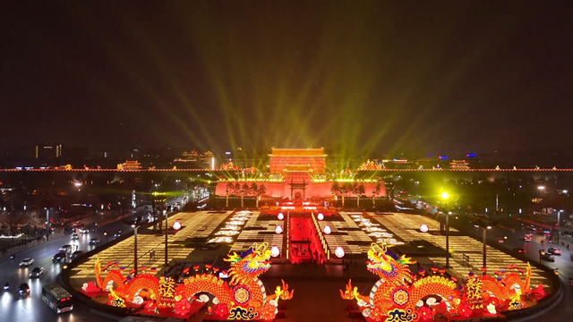 夜幕下的故宫，灯火辉煌，美不胜收！🌃✨