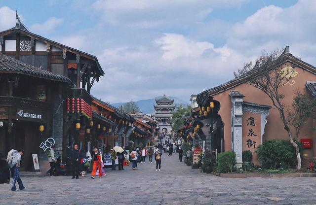 宝藏春城，冬季旅居圣地，物价低风景好，动车直达，比大理暖和