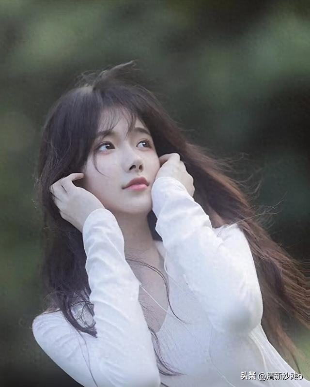 甘肃兰州一校花，楚楚动人，我见犹怜，这气质堪称校园白月光