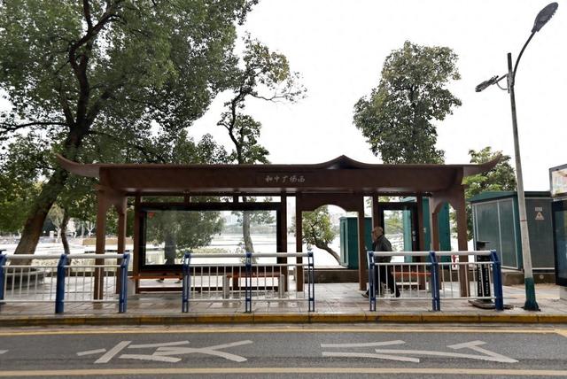 地域特色满满！九江城区一批公交站台焕新亮相