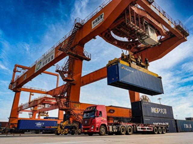 客户评价网站建设（外贸网站怎么建手把手教你打造国际名片）