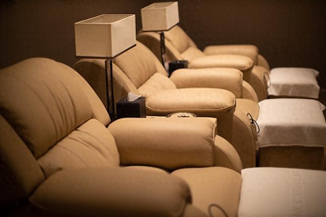 男子婚内出轨足浴店女技师，两年向其转账近49万元