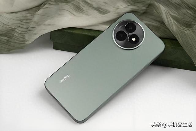 红米K80至尊版、iQOO Neo10 Pro+和一加Ace5至尊版选哪个？