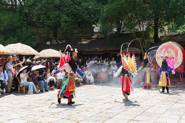 屯堡之旅：看地戏起舞 听铜鼓回响​