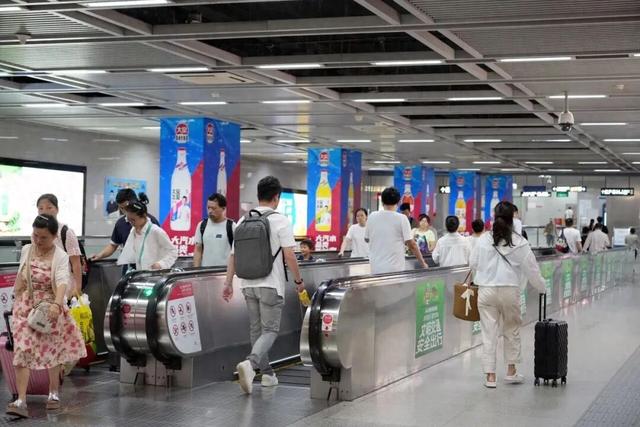 来汉口 逛江汉 | 大学生超友好！不出地铁站如何玩转江汉？