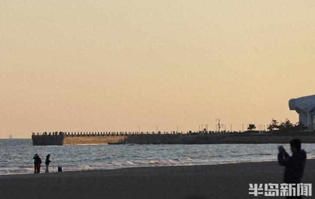 夕阳美景 驻足拍照