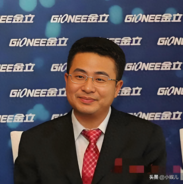 一夜输掉7亿美元，欠下200多亿跑路，“手机教父”因赌博沦为老赖