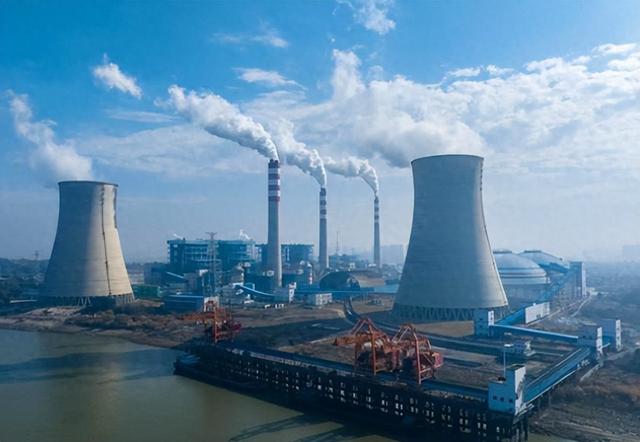 中美差距再扩大，美国发电量超2.2万亿度，再看中国	，差得太远了