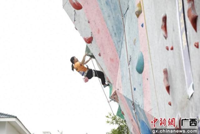 “岩壁芭蕾”燃爆攀岩小镇 南宁少年演绎“速度与激情”