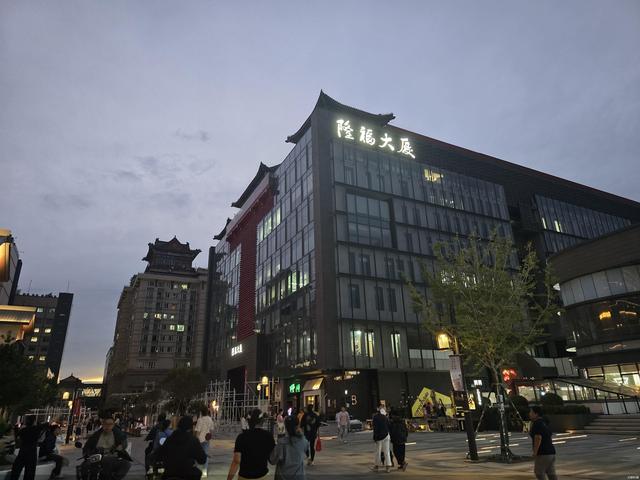 文化地标焕新入市 隆福寺迎商业考验