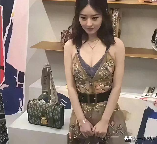 女神终于恢复单身了,追她的人估计排长队了吧!