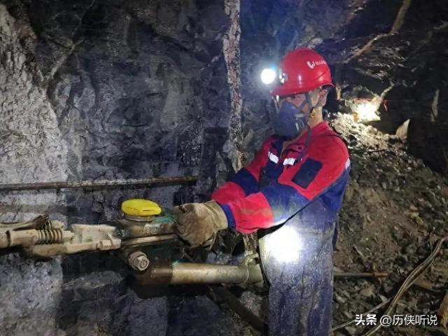 中国掐断稀土供应后，美国才绝望发现，自己另一软肋也在中国手中