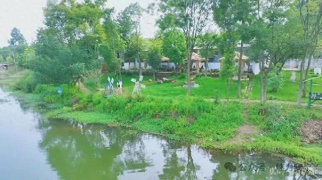周末去哪玩？来安宁县街筲箕凹陶陶居赏景休闲