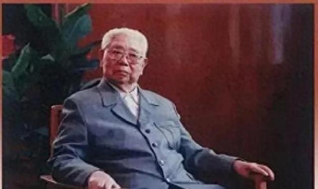 1980年，陈锡联主动辞去一切职务，提前开始了退休生活