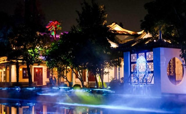上海：古镇“夜经济”激发区域发展新活力