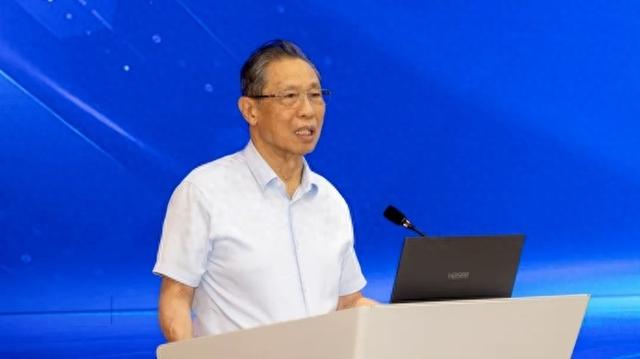 钟南山：我年届90还不觉得自己老