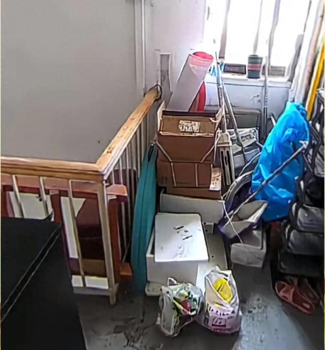 上海警方通报：詹某（女，30岁）因垃圾堆放问题，与邻居刘某（男，81岁）等3人发生肢体冲突，已立案